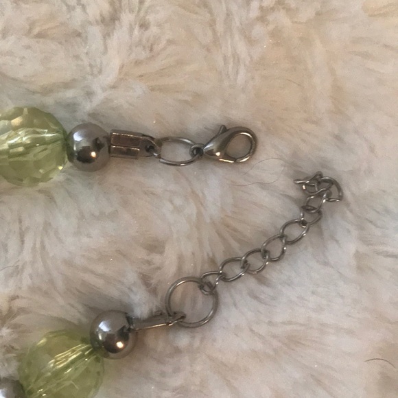 “GREEN BEADED” Necklace . - Picture 7 of 8